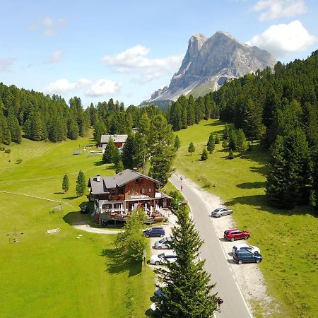 Готель Edelweisshuette Фунес Екстер'єр фото